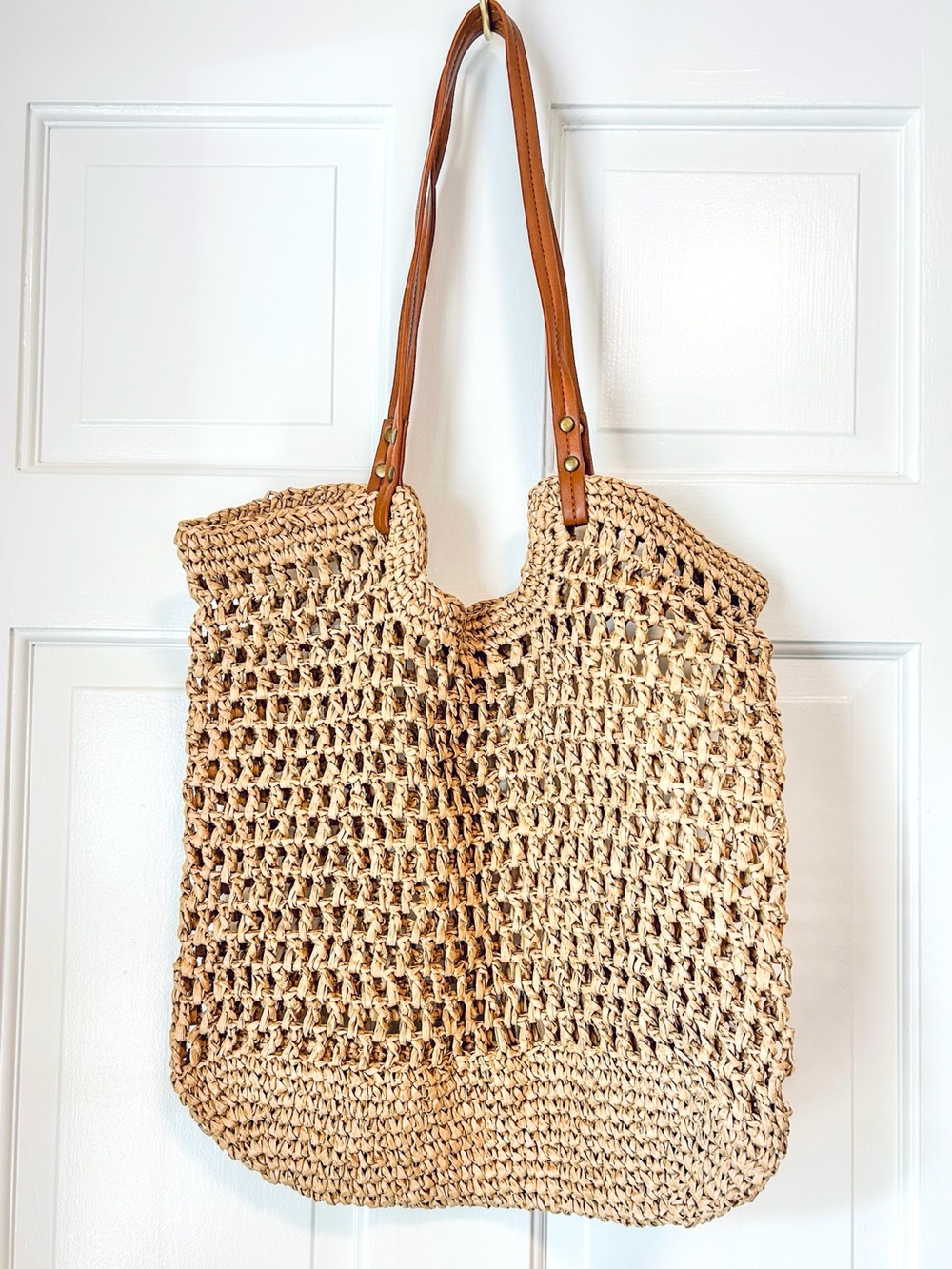 NWOT Viral Straw Market Bag with Natural Tan Faux Leather Straps - Camel - Picture 3 of 5
